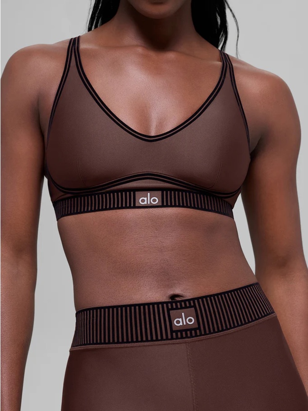 ALO Yoga Brown V-Neck Striped-Trim Sports Bra Small